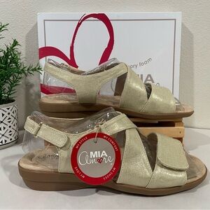 NIB Mia Amore “Terry” Women's Gold Metallic Linen Hook & Loop Strappy Sandals.